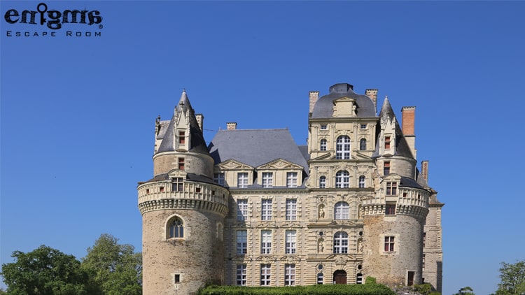 قلعه نفرین شده (Chateau de Brissac)