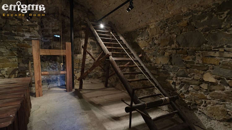 شکنجه قفسه که در قرون وسطا در اسپانیا با تعداد بالا انجام شده است