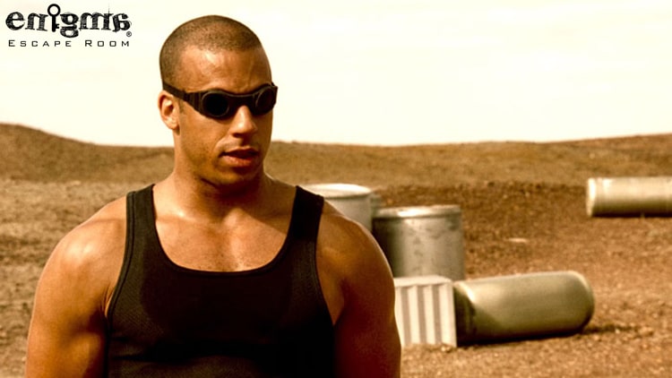 فیلم تاریکی مطلق  (Pitch Black)